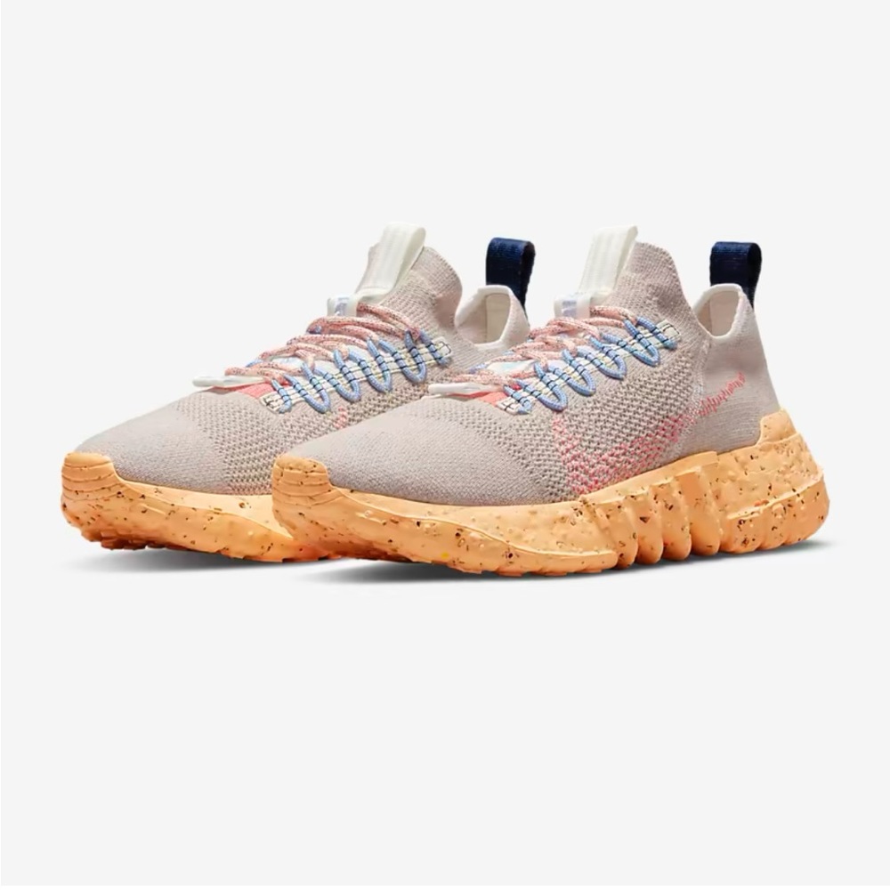 Nike: Space Hippie 01